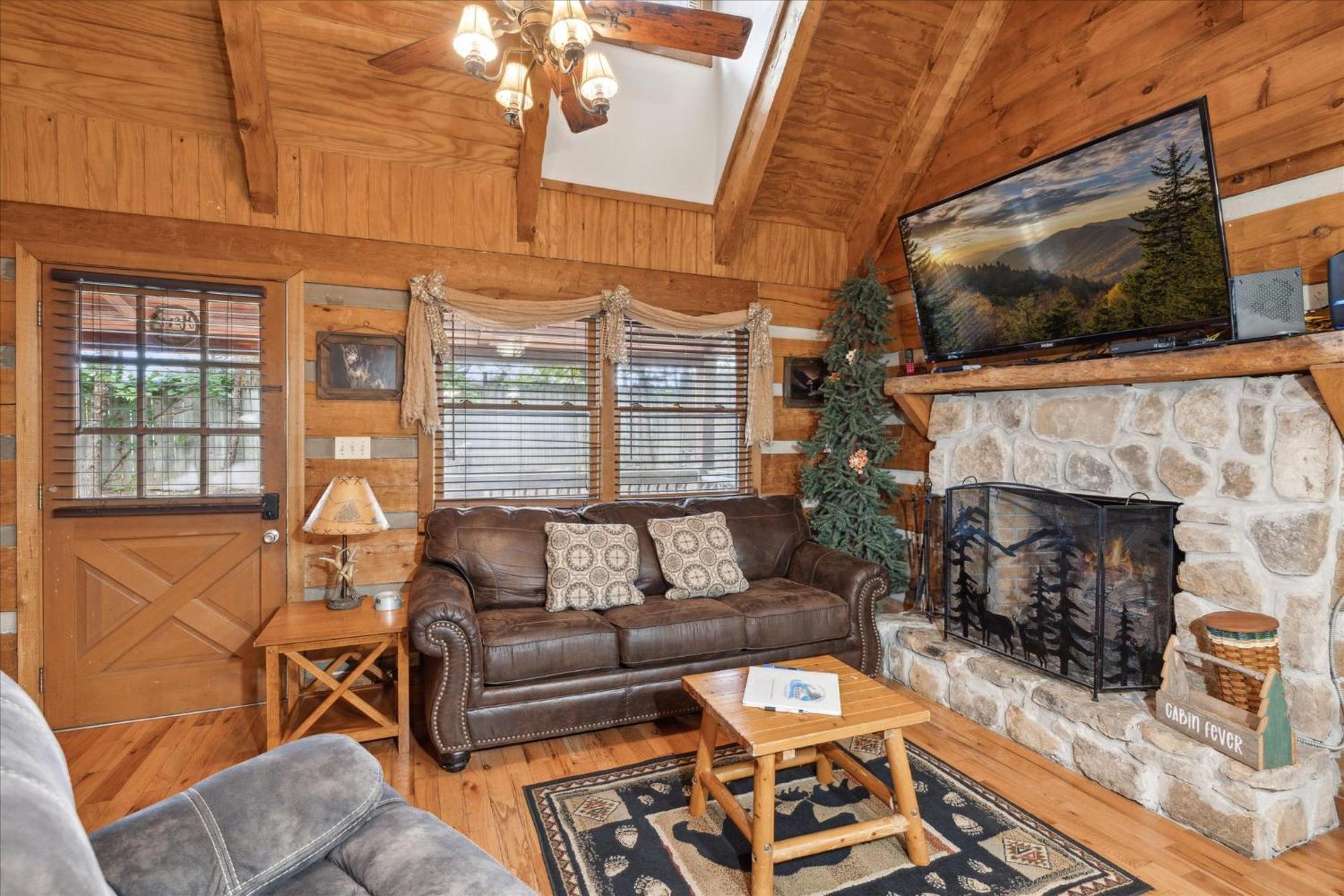 A Charming Cabin, Pool, Firepit, Hot Tub-Jacuzzi Гатлінбург Екстер'єр фото